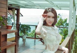 GIRLT果团网 - 黄歆苑：校园全集，我的图书馆花板凳没被我占过吗？