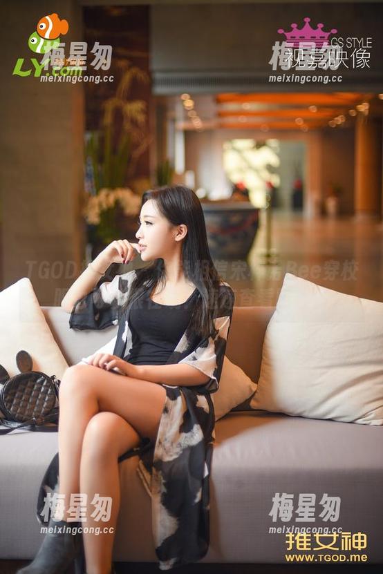 TGOD推女神 - 你能相信宋梓诺Bee穿校服也可以很在线?速速查看图集!-梅星匆 TGOD推女神 - 你能相信宋梓诺Bee穿校服也可以很在线?速速查看图集!-梅星匆