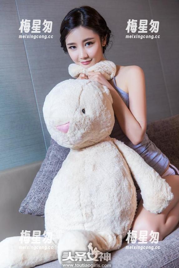 TouTiao头条女神 - 精选肉丝,童安琪的镜头下有些刁钻的美好。-梅星匆 TouTiao头条女神 - 精选肉丝,童安琪的镜头下有些刁钻的美好。-梅星匆