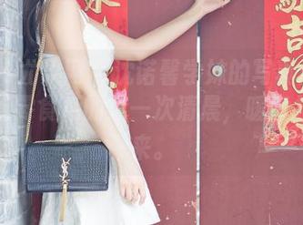 UGirls尤果网 - 沈诺馨学妹的写真：就像熬夜吃零食后的第一次清晨，暖意扑面而来。