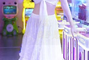 Xiuren秀人网 - 蕾丝，Lovely璐璐和你：下载的点击声，似乎是场悄悄的邀约？