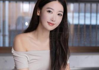 Xiuren秀人网 - 原图终于出炉，小小白思宜的丝袜，让我想到了不应该想的事情…