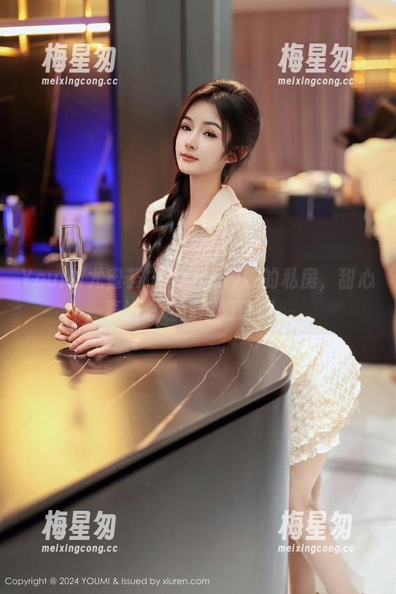 YouMi尤蜜荟 - laura阿姣的私房，甜心表达总让我浮想联翩。-梅星匆