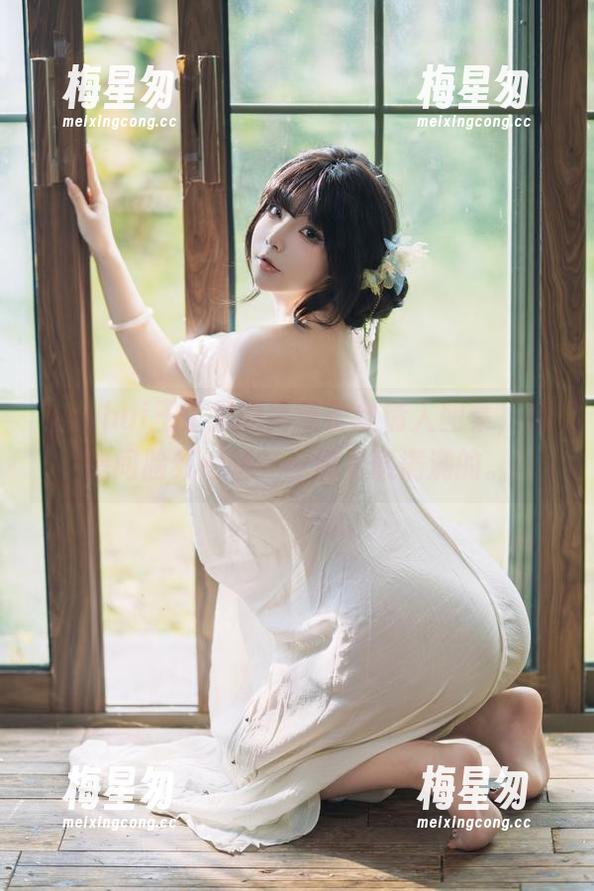yuuhui玉汇拍的高清蕾丝情人图集，恍惚间脸红心跳……满足感满满的。-梅星匆
