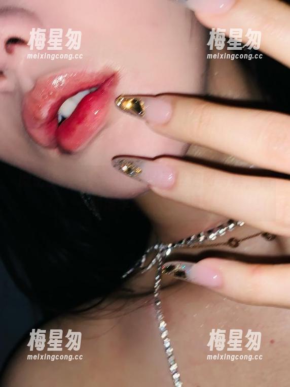 微密圈 - 不爱笑的赛琳黑丝渔网写真,福利清单新添这一项-梅星匆 微密圈 - 不爱笑的赛琳黑丝渔网写真,福利清单新添这一项-梅星匆