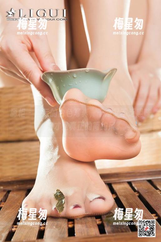 丽柜 - 白云的白色写真,干净又不乏趣味,这才是真正的简约风。-梅星匆 丽柜 - 白云的白色写真,干净又不乏趣味,这才是真正的简约风。-梅星匆