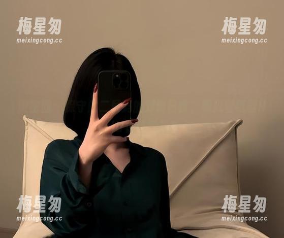 微密圈 - 保守的二舅妈的对镜日常,哪款壁纸能Hold住这气场?-梅星匆 微密圈 - 保守的二舅妈的对镜日常,哪款壁纸能Hold住这气场?-梅星匆