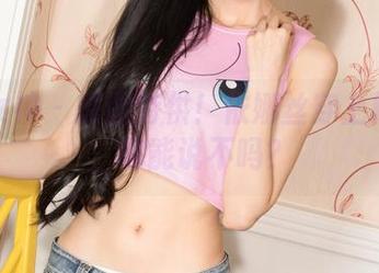 克拉女神 - 原图特供！依娜丝穿上校服后，你能说不吗？