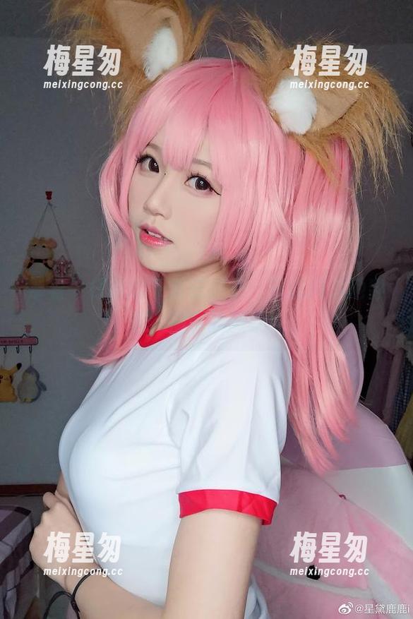 带着牛仔裤的千反田鹿子，资源用力地穿着，别样的风景！-梅星匆
