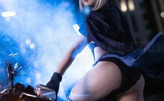在线看千寻大人的制服，高清得让人不敢眨眼！
