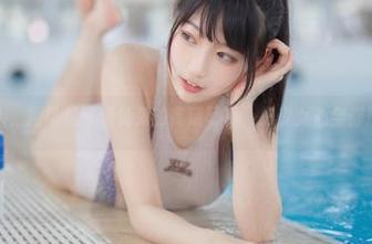 奇怪又迷人，周叽是可爱兔兔的高清写真，把少女心全都扔出去了。