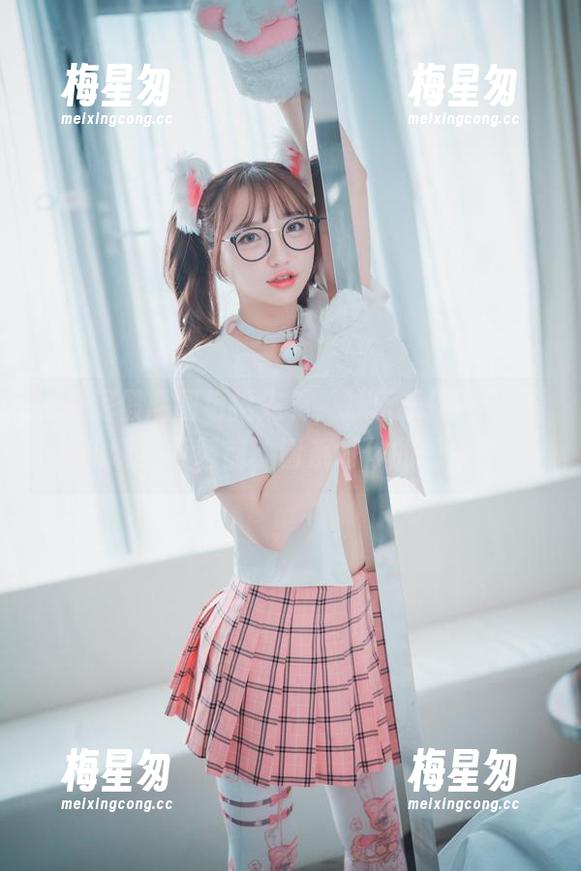 比基尼假期图包抢先看，孙乐乐(손예은)要危机啊！下载前，请系好你的想象力。-梅星匆