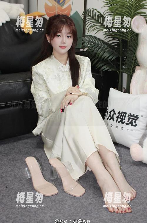 小众视觉 - 看到小苹果穿泳衣的样子,你是否也会想象一下?-梅星匆 小众视觉 - 看到小苹果穿泳衣的样子,你是否也会想象一下?-梅星匆