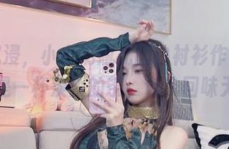 随意沉浸，小小奶瓶儿的白衬衫作品，感觉像是一杯淡淡的茶，让人回味无穷。