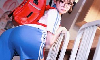 幼水铃衣的白衬衫图集，给你一波下载后的沉默快乐。