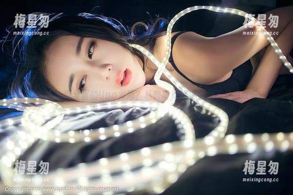 推女神 - 砸金蛋的Una尤娜?私房写真旅途中看不见的欢乐。-梅星匆 推女神 - 砸金蛋的Una尤娜?私房写真旅途中看不见的欢乐。-梅星匆