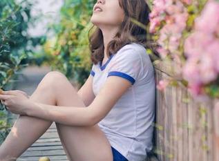 推女神 - 难得一见的伍月yuer原图，照片里的她宛如隐秘的糖果，甜的让我心痒。