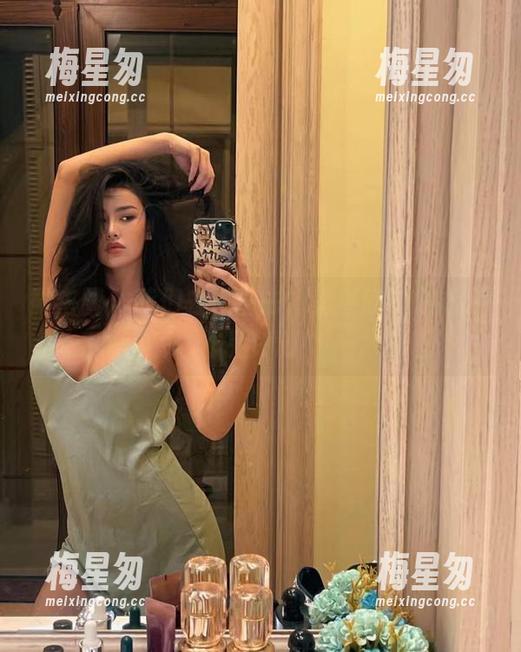 微密圈 - 我们去楼道去,李嘉欣97的私拍作品评测!-梅星匆 微密圈 - 我们去楼道去,李嘉欣97的私拍作品评测!-梅星匆