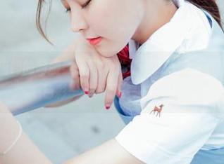 波萝社 - 柳侑绮的制服美图闪闪发光，我决定给自家打印机上点色彩——先下载是关键！