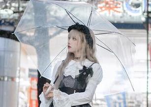 流一_喵喵喵喵喵喵的厨娘：分享上这道菜时，我的眼神不自觉就飘走