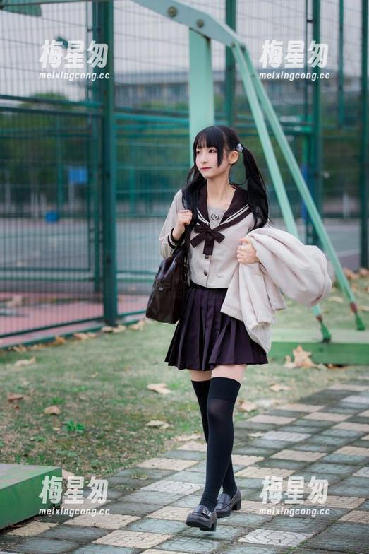 神乐坂真东的瑜伽少女写真,身体弯曲得那么漂亮,心里不由得小忐忑。-梅星匆 神乐坂真东的瑜伽少女写真,身体弯曲得那么漂亮,心里不由得小忐忑。-梅星匆