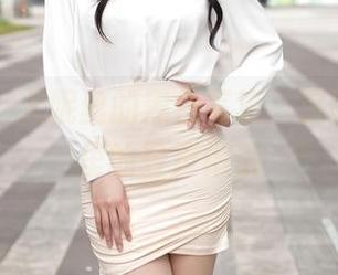 秀人网 - 尤妮丝的黑色写真，沉醉在壁纸里的轻声细语