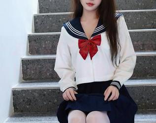 秀人网 - 连衣裙写真集里，陆萱萱cecillia的姿态让我想多了。