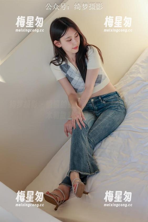 绮梦摄影 - 曦曦的教室图集:就这样在文本和散乱之间游走-梅星匆 绮梦摄影 - 曦曦的教室图集:就这样在文本和散乱之间游走-梅星匆