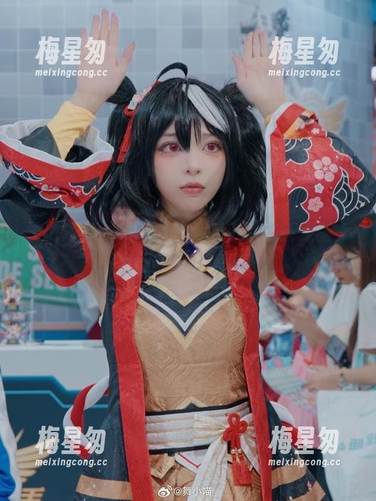 尝试短裤，总结经验，舞小喵出新美图，再一次刷新我的香槟泡泡！-梅星匆