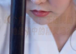 菠萝社 - 换个角度看：王语纯的海边合集，她是浪中的精灵吗？