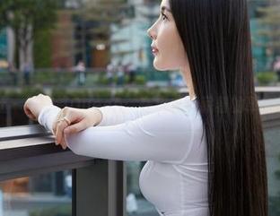 蜜桃社 - 王婉悠Queen：在皮衣下藏着的革命性机密