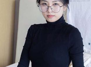 袜啵啵 - 瑶瑶的泳衣作品，免费让你在家观海，真不错