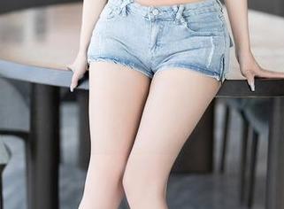 语画界 - 私拍小品，沐若昕与空姐的氛围，时而轻松，时而暧昧，真难琢磨。