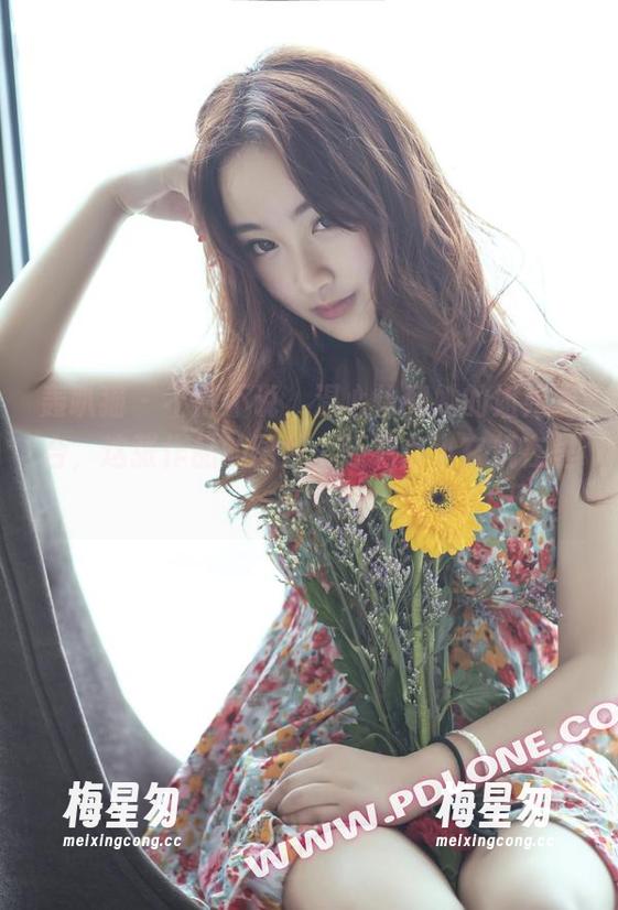 轰趴猫 - 不得不说,温心怡和她的姐姐组合,这张作品的图片,还有点小玄机在里头!-梅星匆 轰趴猫 - 不得不说,温心怡和她的姐姐组合,这张作品的图片,还有点小玄机在里头!-梅星匆