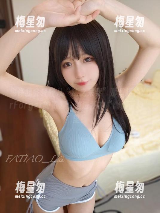 也许我会轻轻从“迷之呆梨”那里捞点YorForger的资源，放进我的“幽默百科”里！-梅星匆