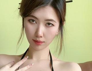 微密圈 - 醇子小姨也太敢穿了吧！一组超短牛仔系美图分享，看看我的眼睛都快掉了。
