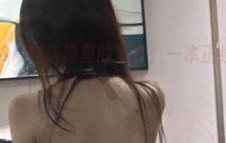 阿薰kaOri在病房里的写真，一本正经地玩起浪漫！